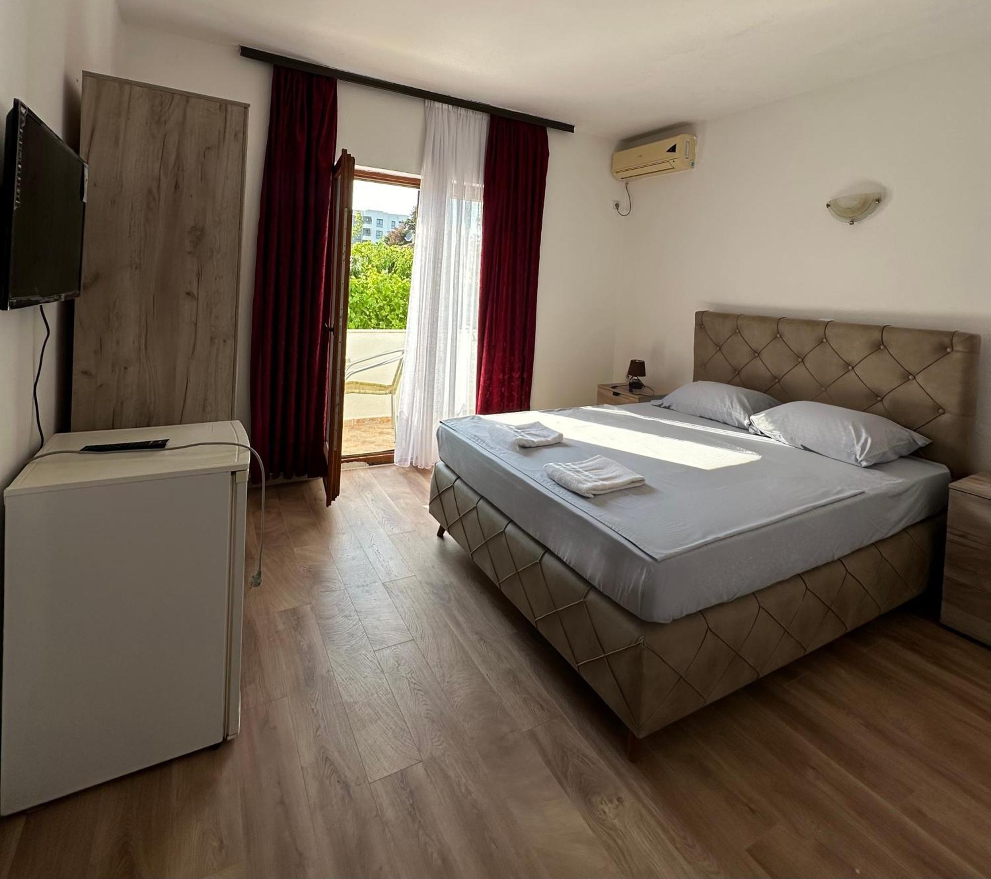 Rooms Ajllin Ulcinj Luaran gambar